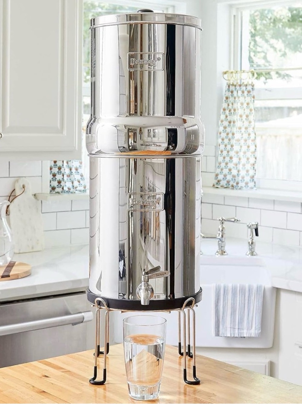 Berkey Stainless steel gravity-fed water filtration system with Stand
